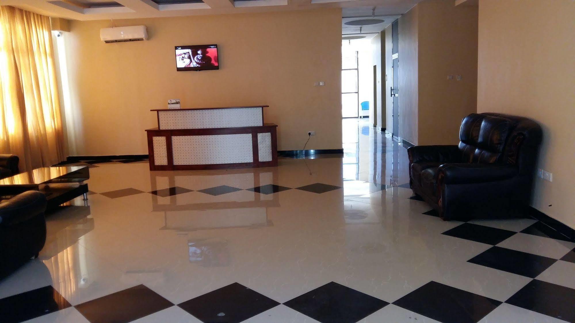 Hotreef Airport Hotel دار السلام المظهر الخارجي الصورة